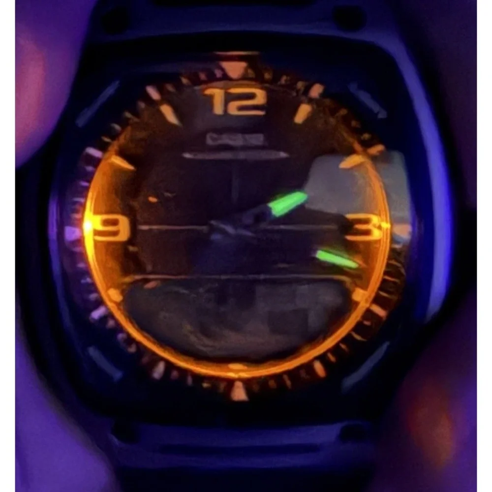 Casio AW-81 Mens Watch Telememo 30 38MM 8.5